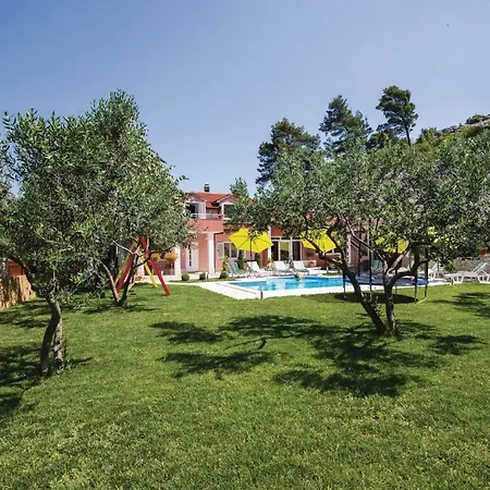 Four Bedroom Holiday In Bacina Semesterbostad *