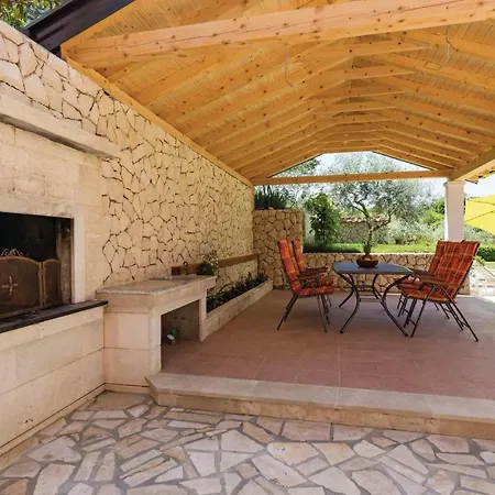 Four Bedroom Holiday In Bacina Ploce (Dubrovnik-Neretva)