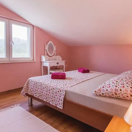 Four Bedroom Holiday In Bacina Semesterbostad Ploce (Dubrovnik-Neretva)