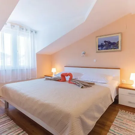 Four Bedroom Holiday In Bacina Ploce (Dubrovnik-Neretva)