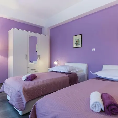 Feriehus Four Bedroom Holiday In Bacina Ploce (Dubrovnik-Neretva)
