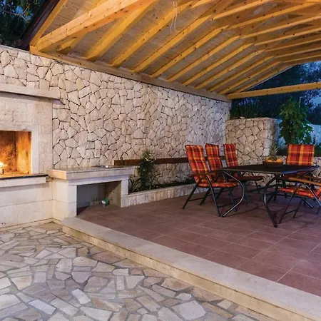 Feriehus Four Bedroom Holiday In Bacina Ploce (Dubrovnik-Neretva)
