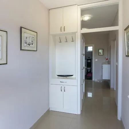 Feriehus Four Bedroom Holiday In Bacina Ploce (Dubrovnik-Neretva)